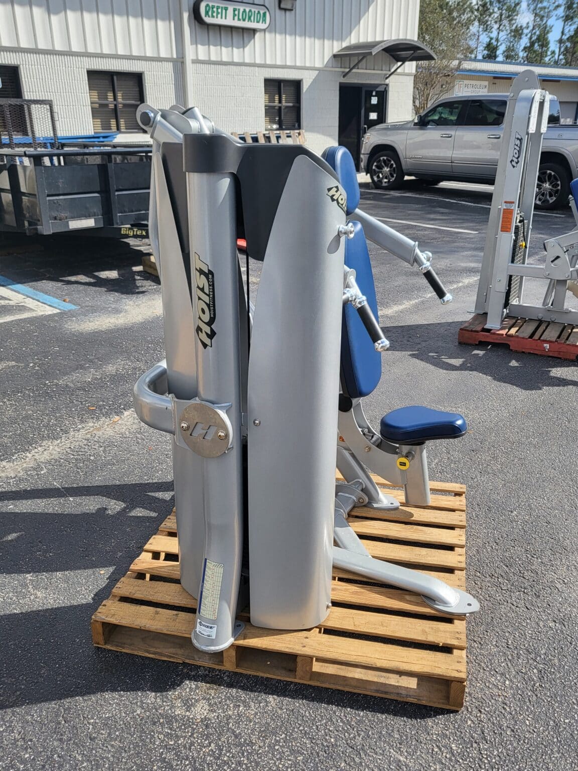 Hoist Fitness HD3300 Chest/Shoulder Press ReFit Nation