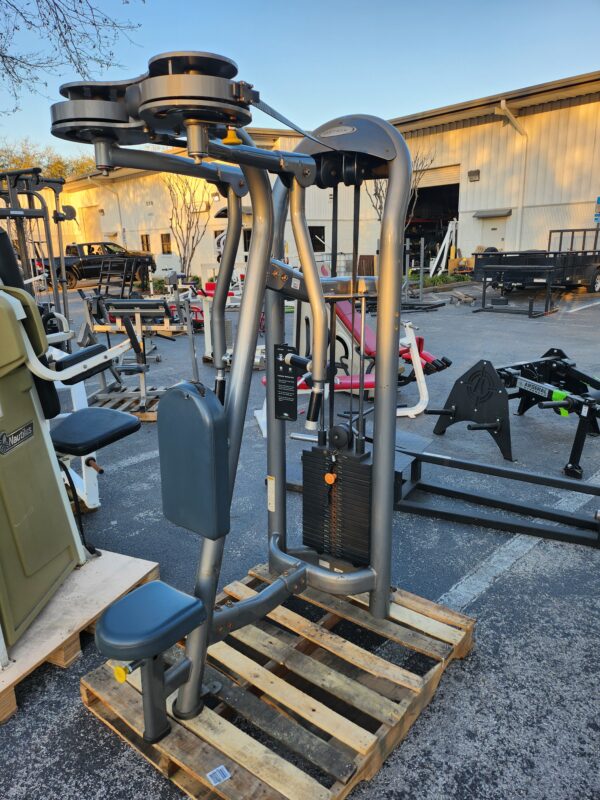 Matrix Aura Pec Fly / Rear Delt Combo Machine