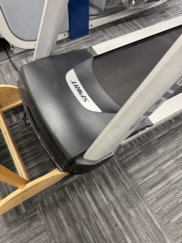 Spirit Fitness CT800 Treadmill - Image 2