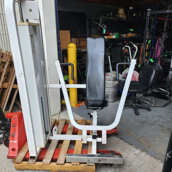Paramount Chest Press Machine