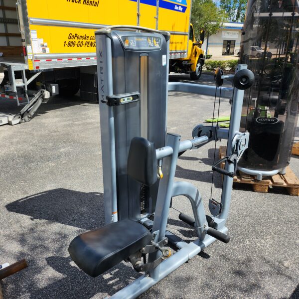 Matrix Versa Diverging Seated Row