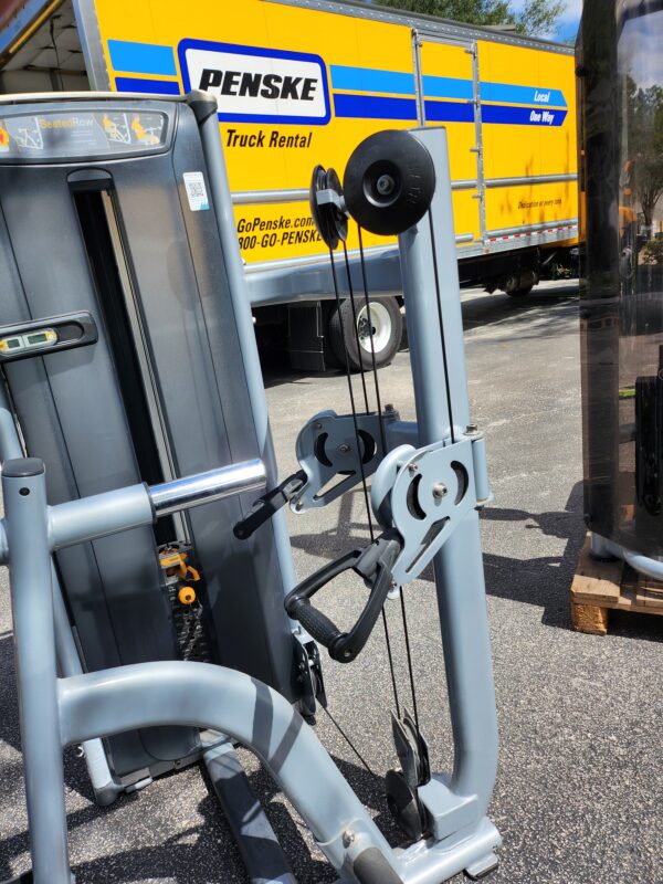 Matrix Versa Diverging Seated Row - Image 3