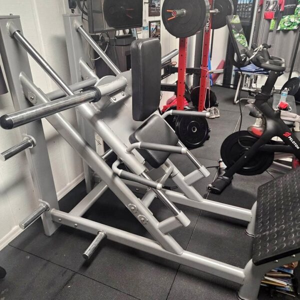 Muscle D 45 Degree Linear Hack / Calf Machine