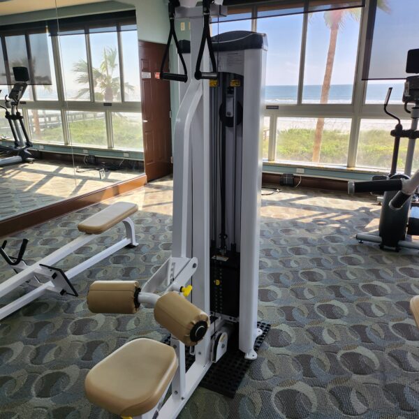 Nautilus Studio Lat Pulldown Machine