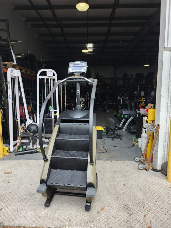 Stairmaster SM5 Stepmill Gauntlet w/ D1 Console - Image 3