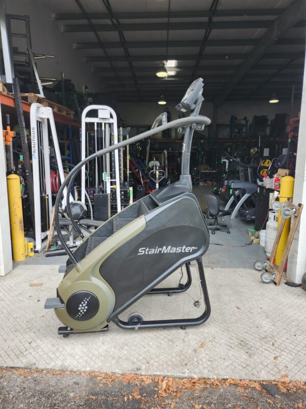 Stairmaster SM5 Stepmill Gauntlet w/ D1 Console - Image 2