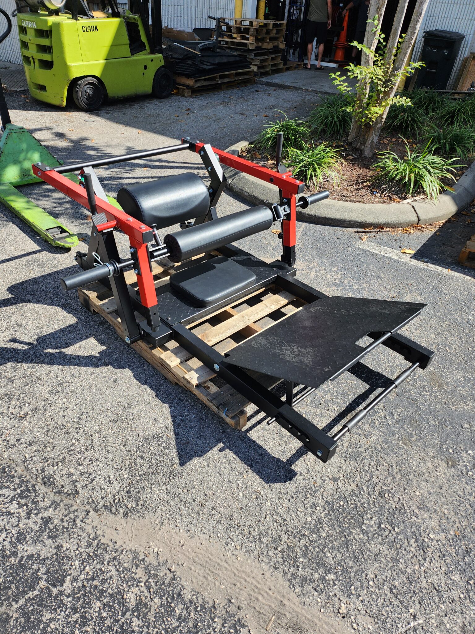 GMWD Hip Thrust Machine