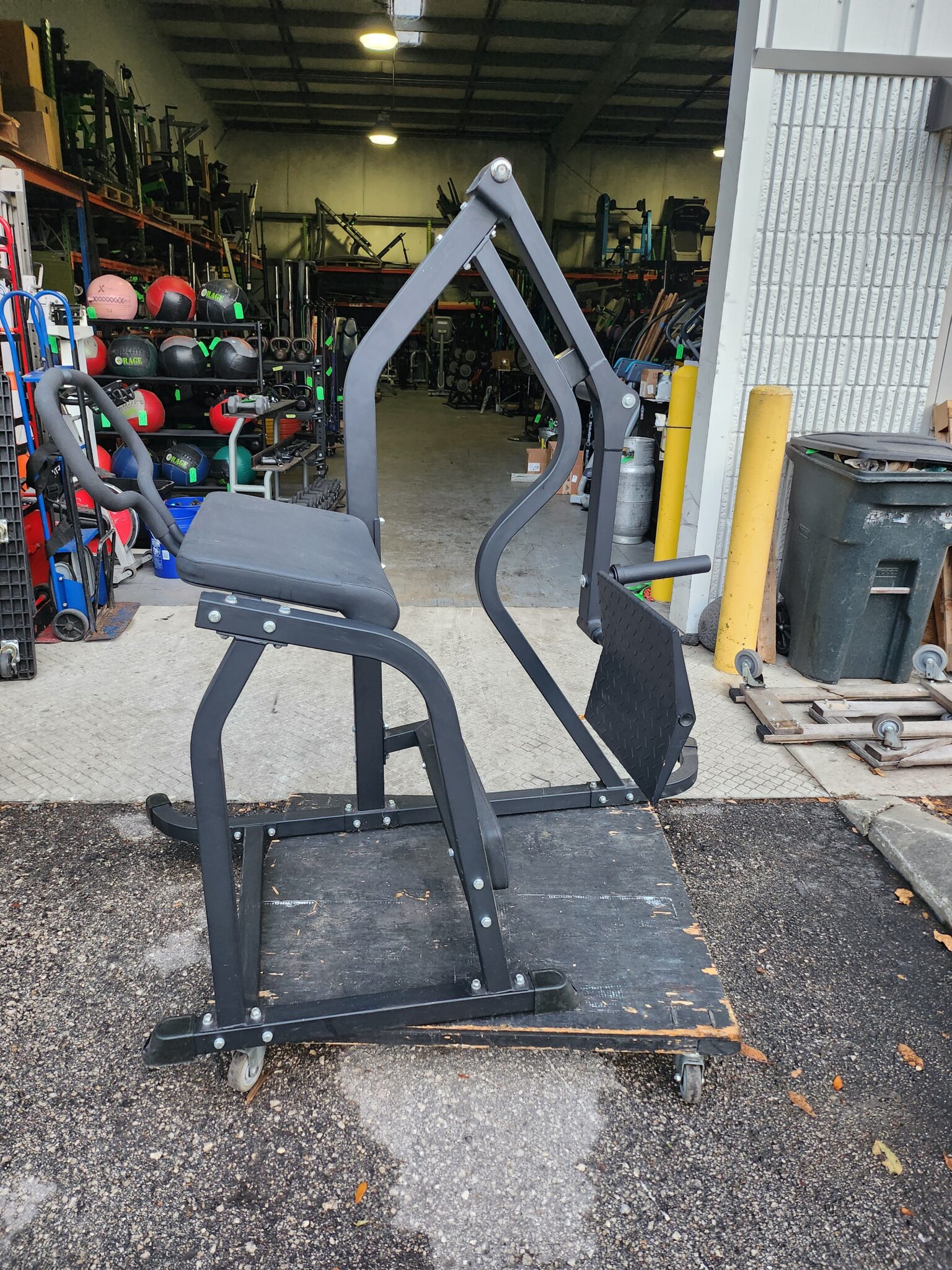 Titan Fitness Glute Kickback Plate Loaded