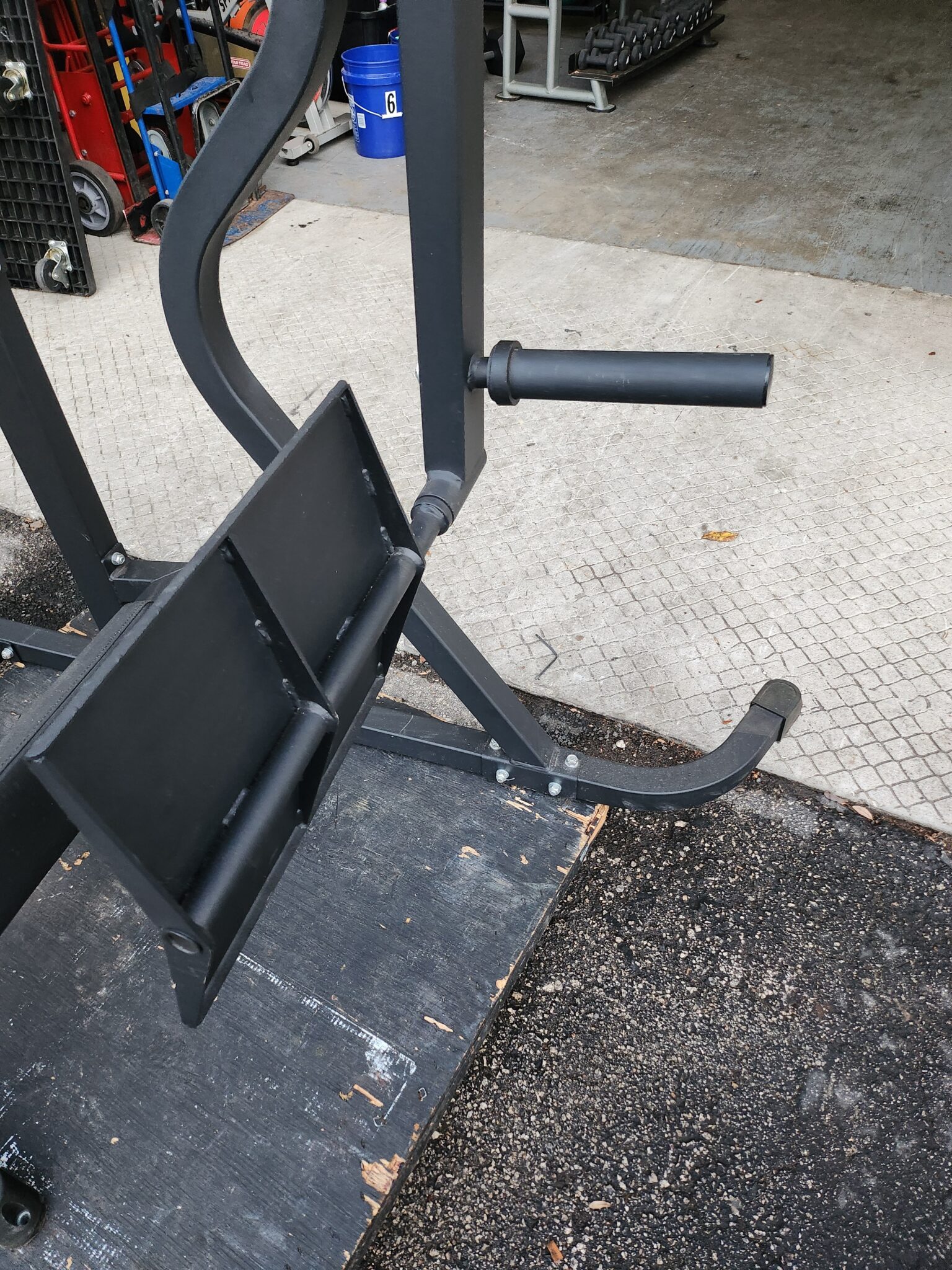 Titan Fitness Glute Kickback Plate Loaded - Image 4