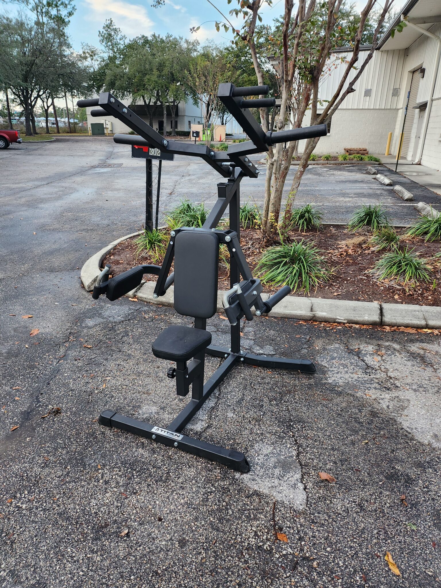 Titan Fitness Plate Loaded Deltoid & Shoulder Press Machine