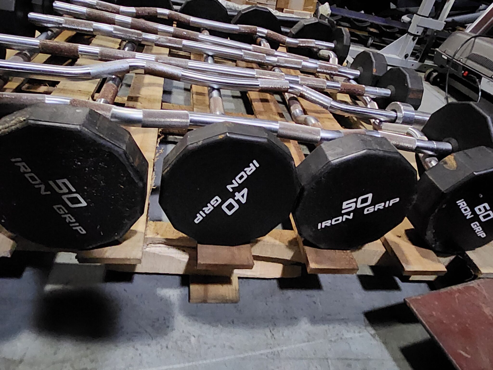 Iron Grip Fixed Curl / Fixed Straight Barbell Set 20-60 x2 - Image 3