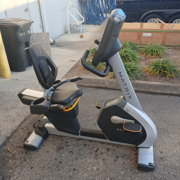 Matrix R-3x/5x/7x Recumbent Bike