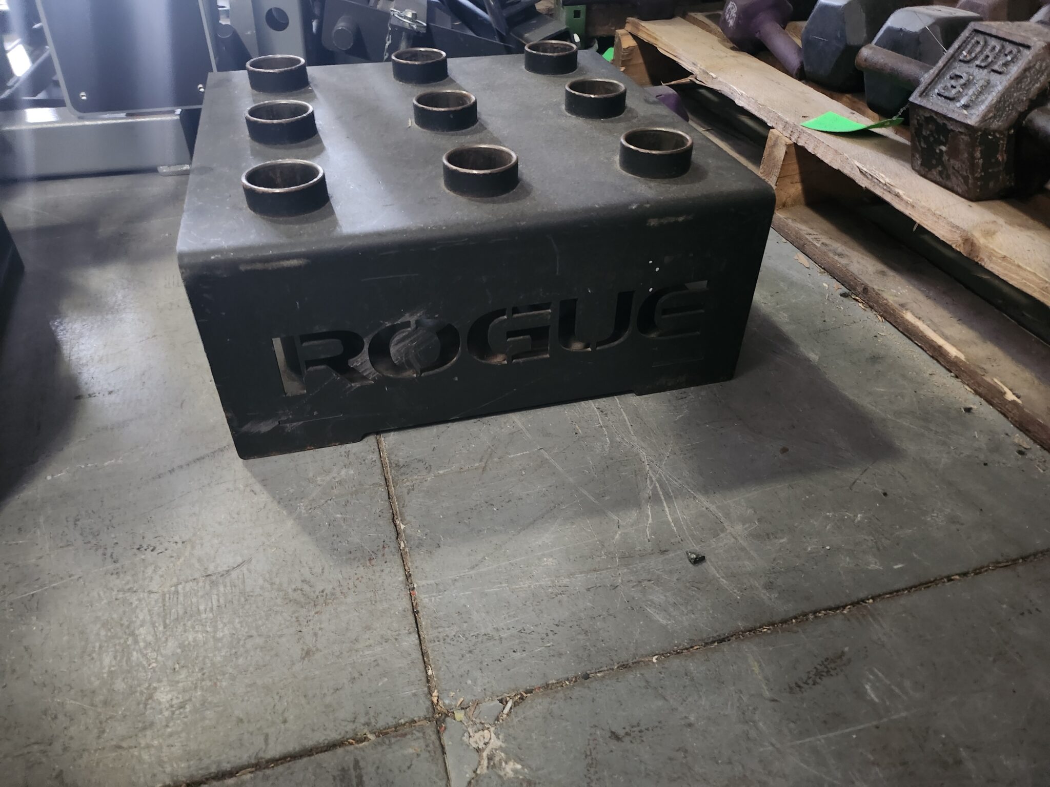 Rogue 9 Bar Holder