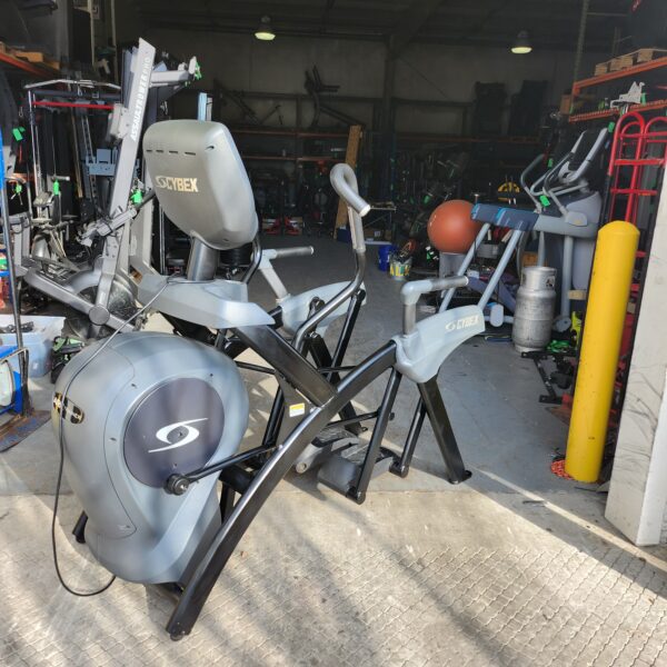 Cybex 772AT Total Body Arc Trainer w/ E3 Console Display