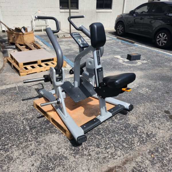 Precor Discovery Series Seated Row (DPL0309)