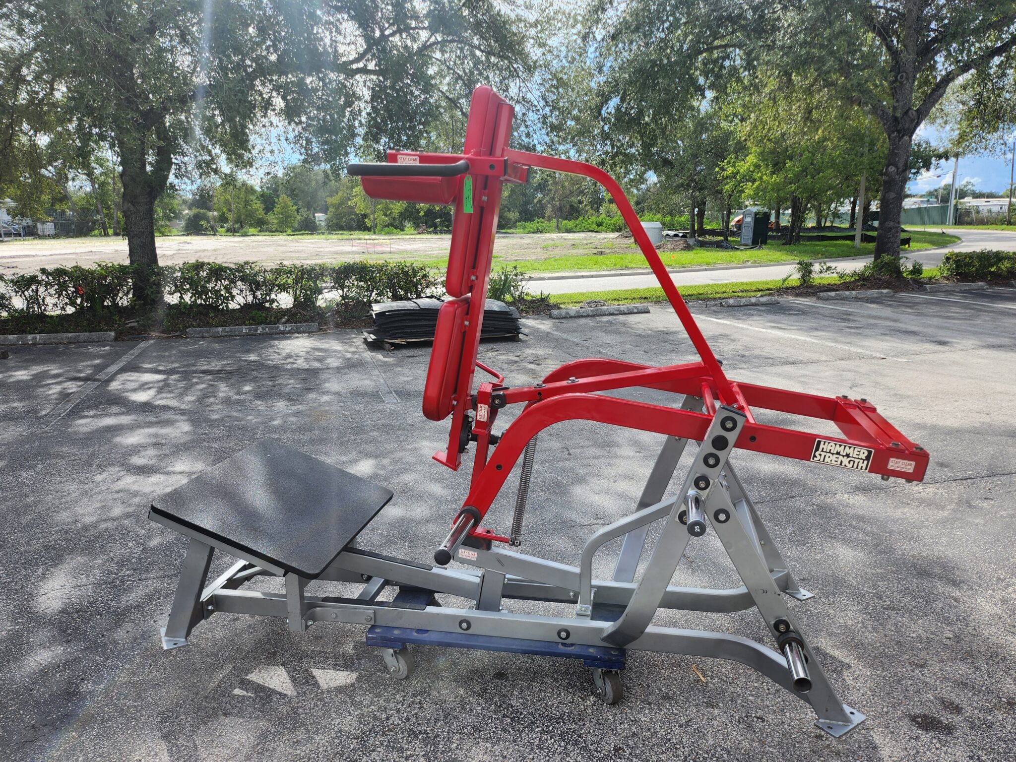 Hammer Strength Plate-Loaded V-Squat